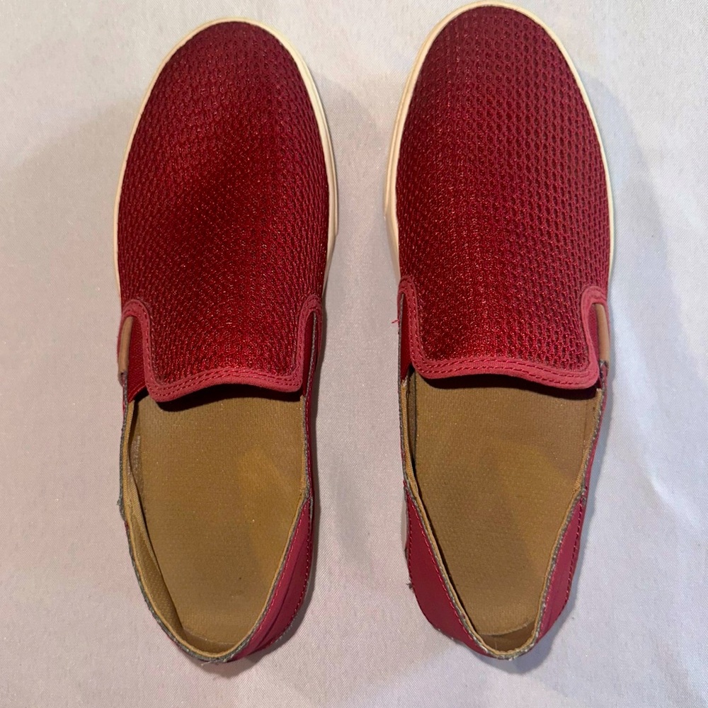 OluKai • Pehuea Women’s Size 9 Breathable Slip-On Burgundy Lightweight Mesh Shoe